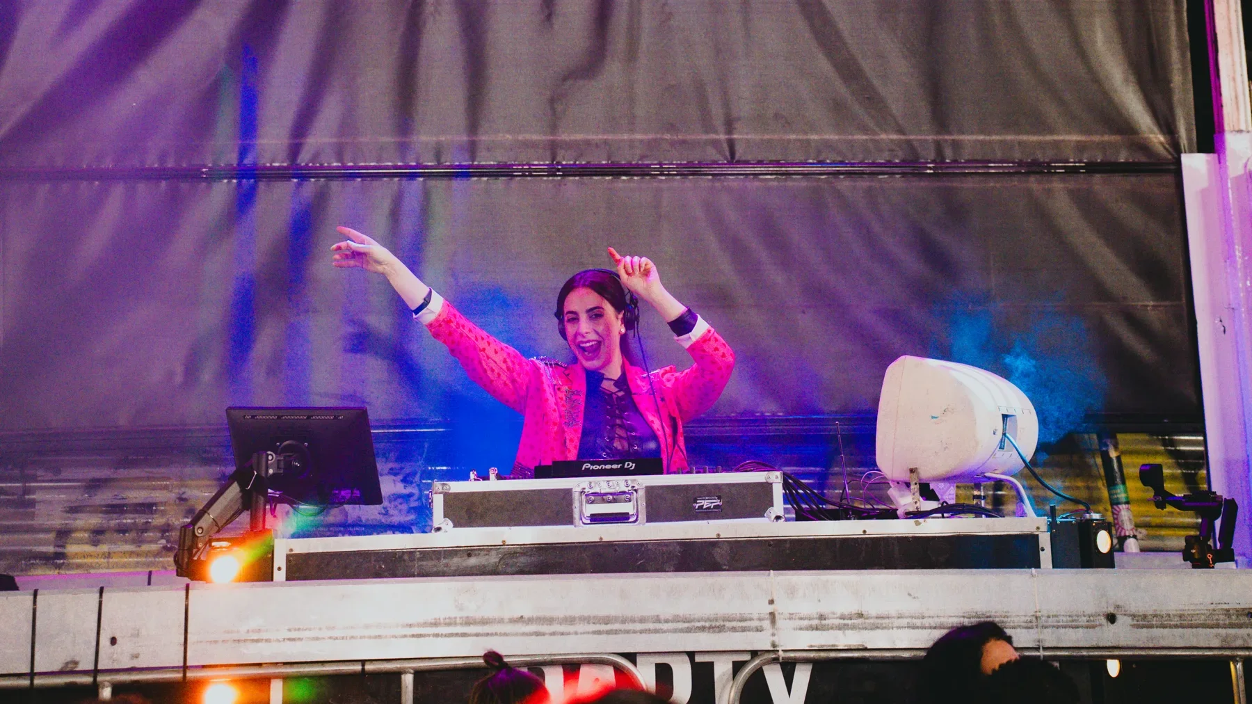 Fallas de Valencia 2026 — Érika DJ en cabina
