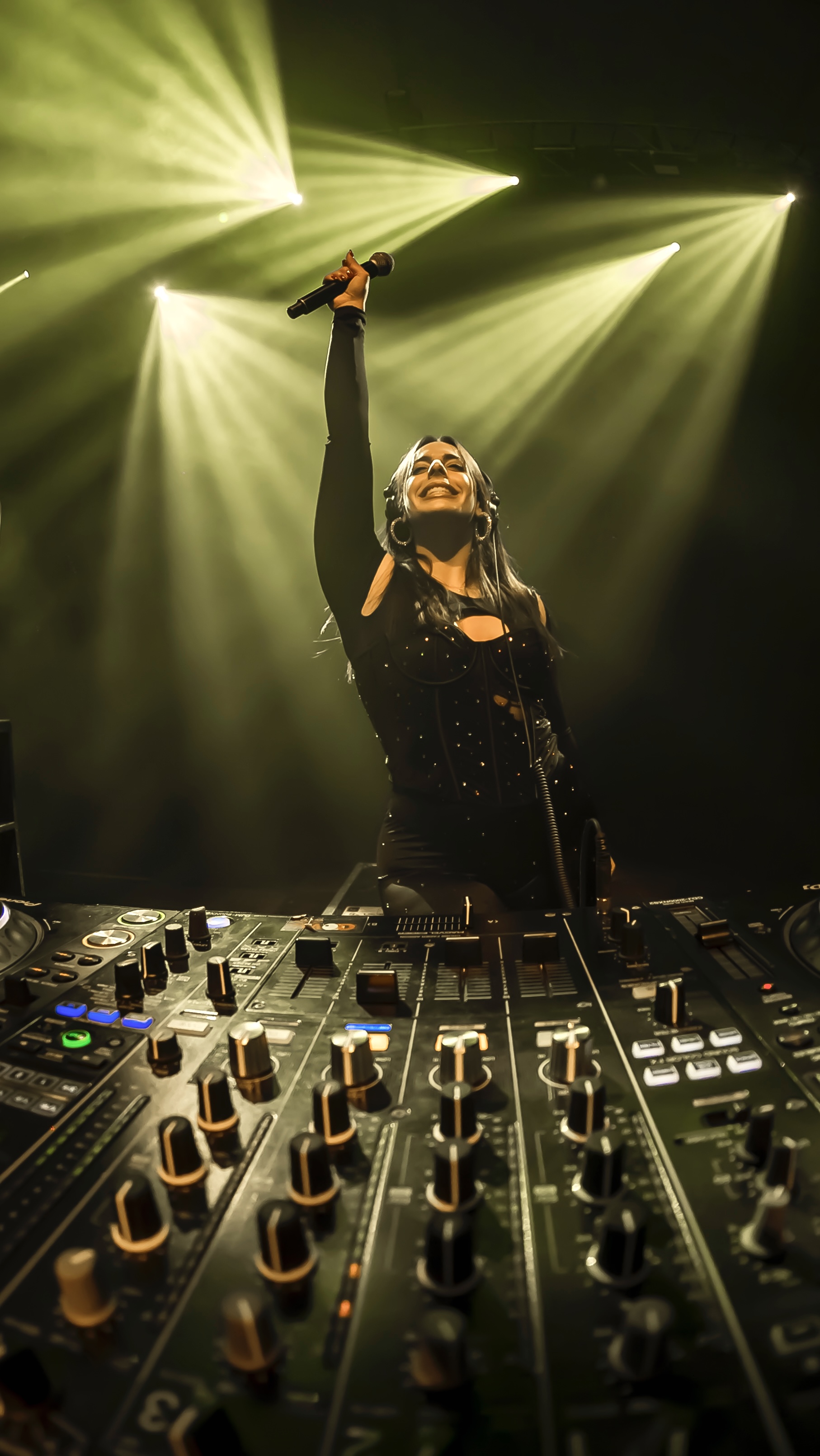 Érika DJ — DJ y productora española en directo en festival